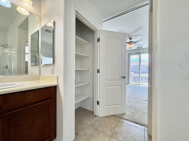 Building Photo - 10037 White Mulberry Dr