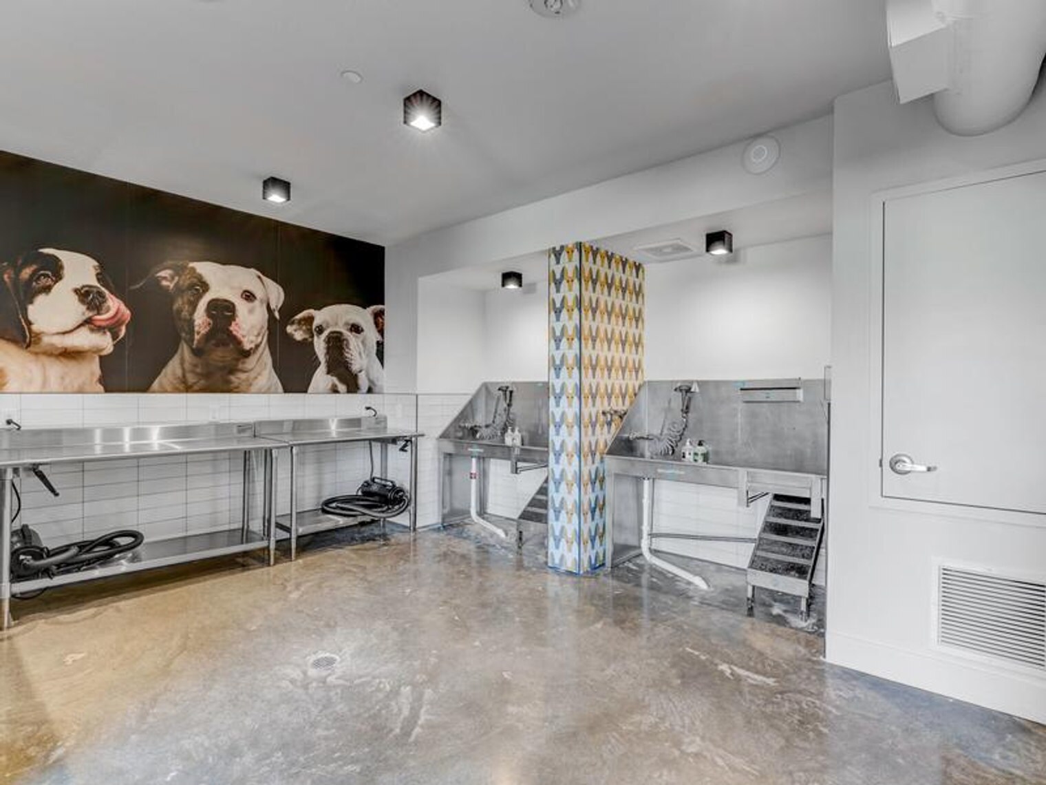 Building Photo - 4984 El Camino Real