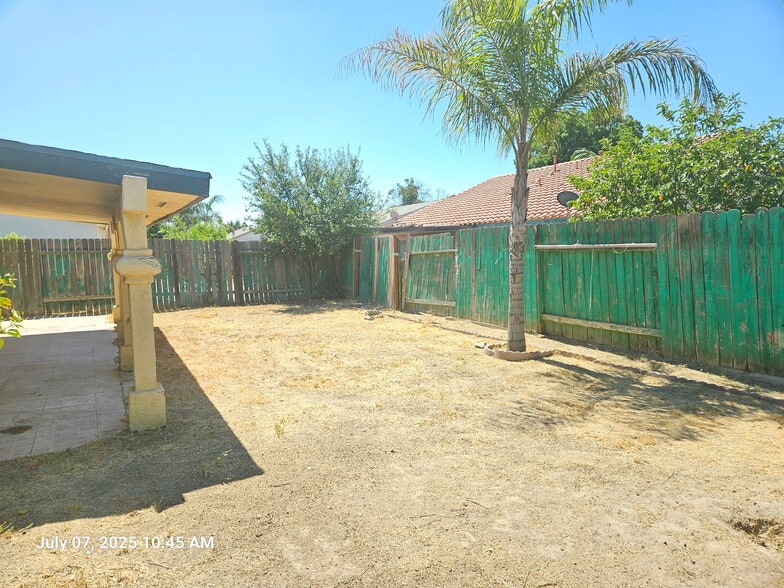Building Photo - 1901 Calla Lily Dr