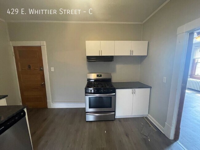 Building Photo - 429 E Whittier St