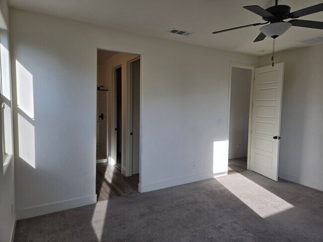 Building Photo - Home for Rent