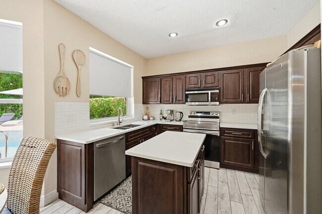 Building Photo - 15073 Oak Chase Ct