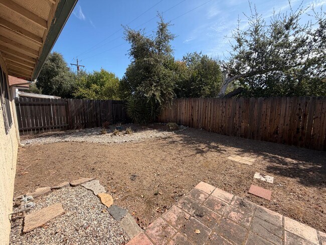 Building Photo - 2813 Pepper Oaks Dr