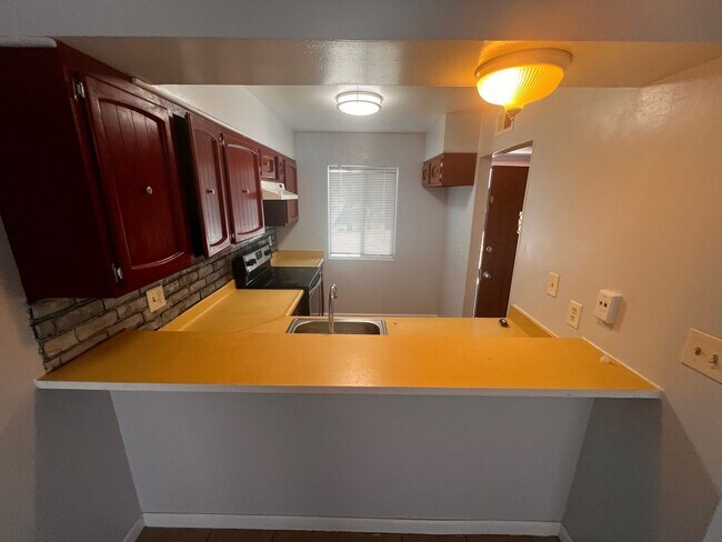 Building Photo - 1224 Dana Dr