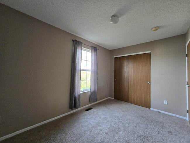 Building Photo - 5690 Kilbury Ln