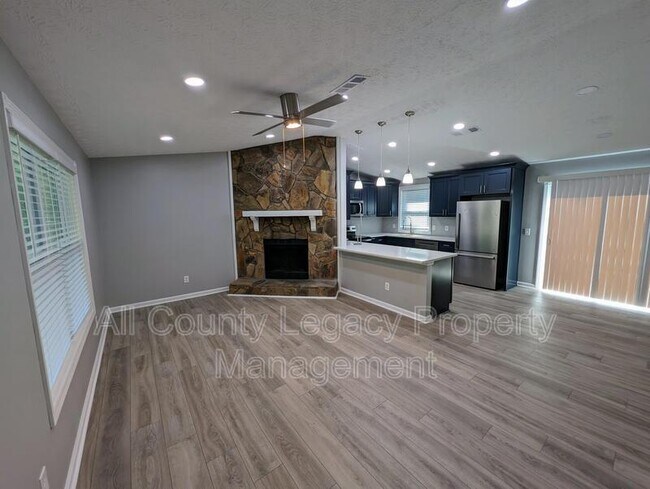 Building Photo - 4340 Bradley Dr SW