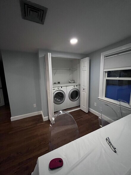 1st Fl - Dinning Room/Washer & Dryer - 48 Aberdeen Rd