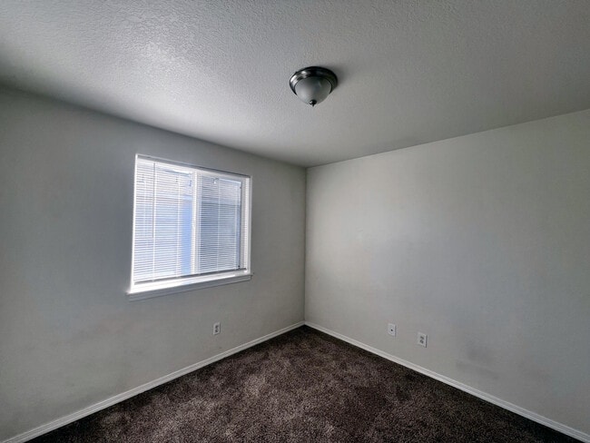 Building Photo - 1131 2nd St NW