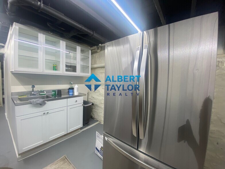 Building Photo - 18 Sawyer Ter