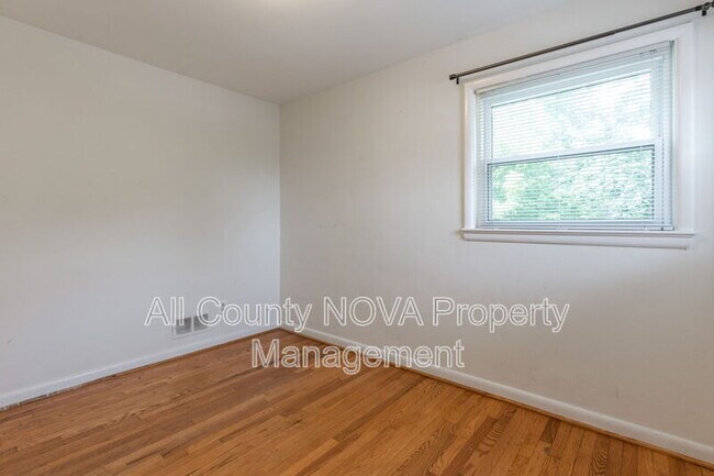 Building Photo - 4141 21st Rd N