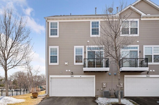 Building Photo - 7601 Elm Grove Cir