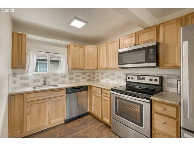 Building Photo - 1174000