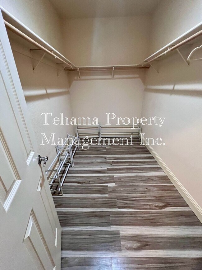 Building Photo - Beautiful 3 bedroom 2 bath home in Red Bluff