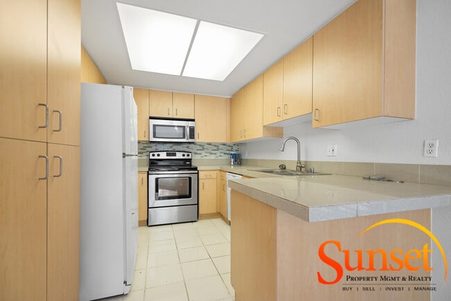 Building Photo - 3975 Hortensia St