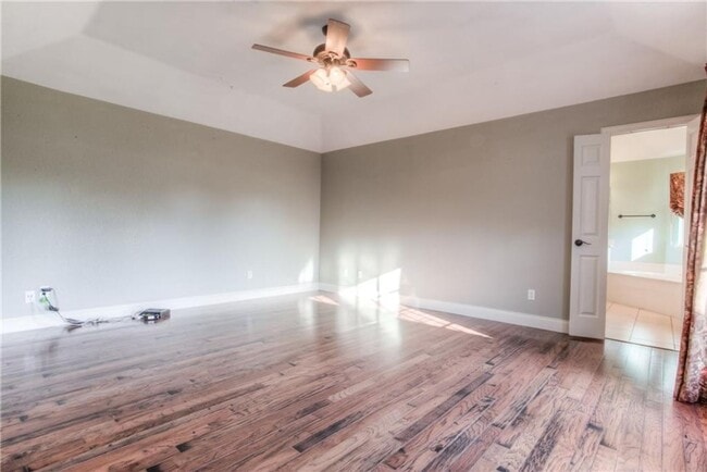 Building Photo - Spacious 3 Bed- 2 Bath in the Exclusive Private Riverwood Addition- SW Fort Worth- 76116