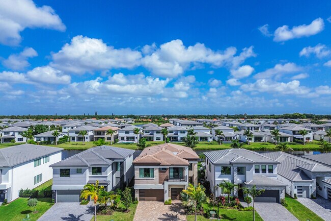 Building Photo - 8283 Royal County Down Rd