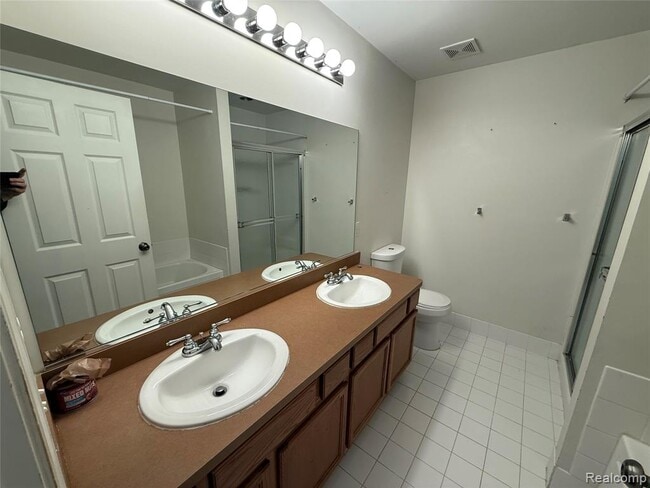 Building Photo - 41290 Maplewood Drive