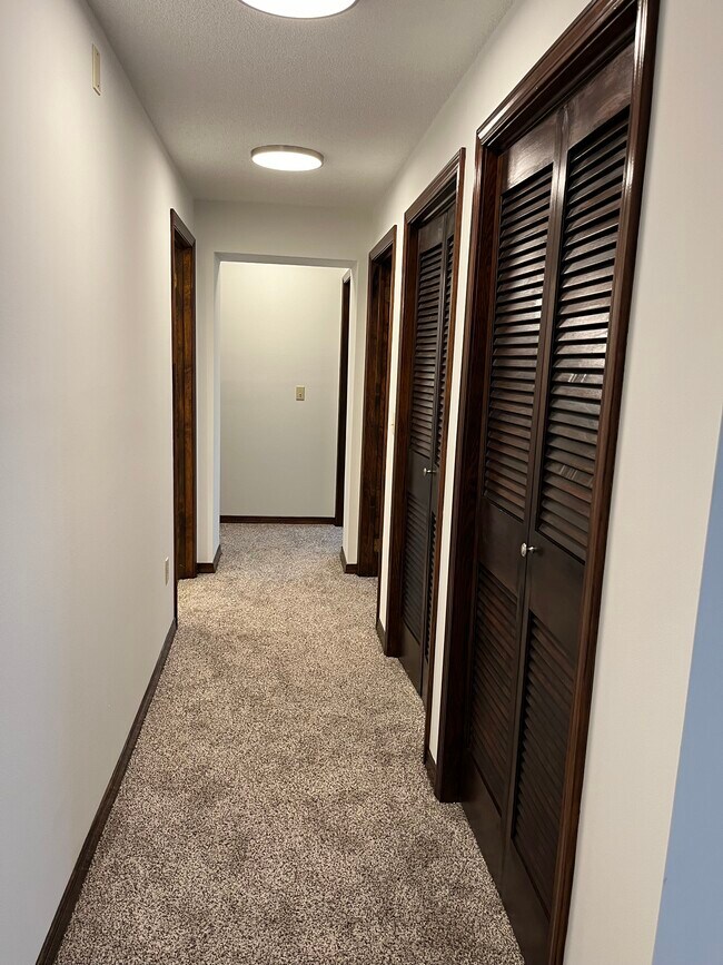 Building Photo - 317 Fairmount Ave