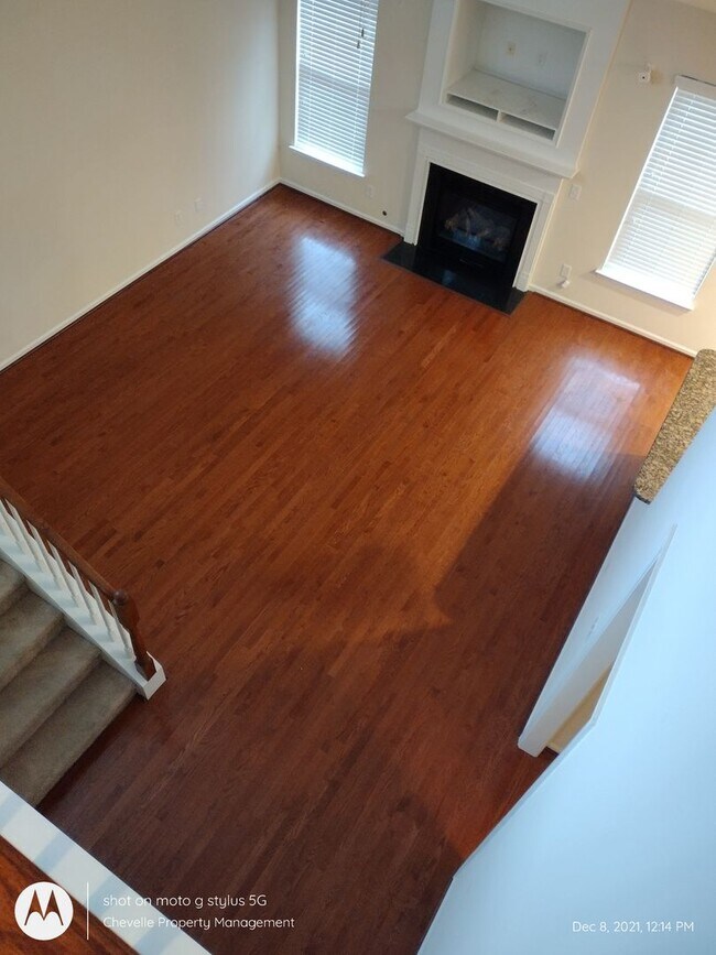 Building Photo - Beautiful 5 bedroom FOR RENT