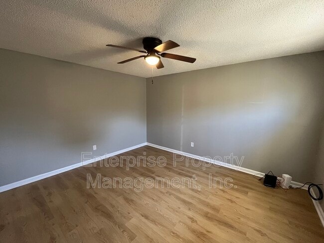 Building Photo - 5362 Beaverton Dr