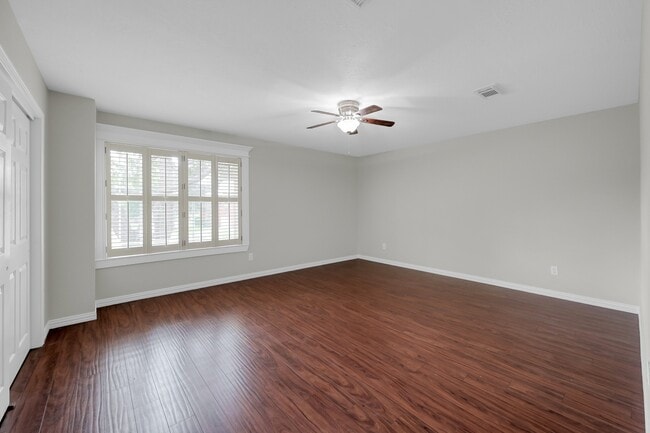 Building Photo - 22711 W Waterlake