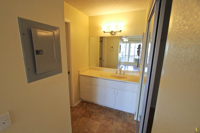 Building Photo - 91-243-243 Hanapouli Cir