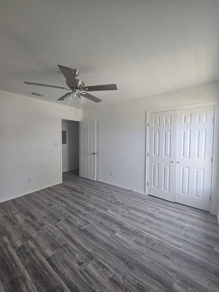 Building Photo - 923 McIlvaine