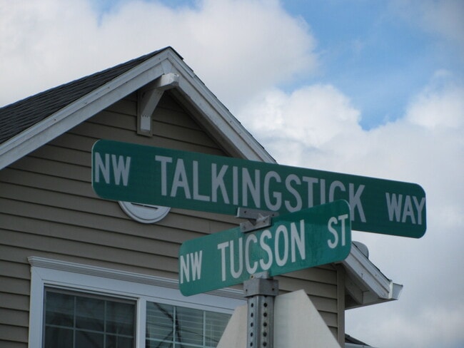 Building Photo - 16525 NW Talkingstick Way