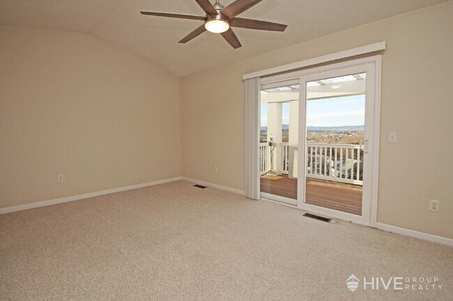 Building Photo - Beautiful Rental with Scenic Views Just Minutes from Downtown Harrisonburg!