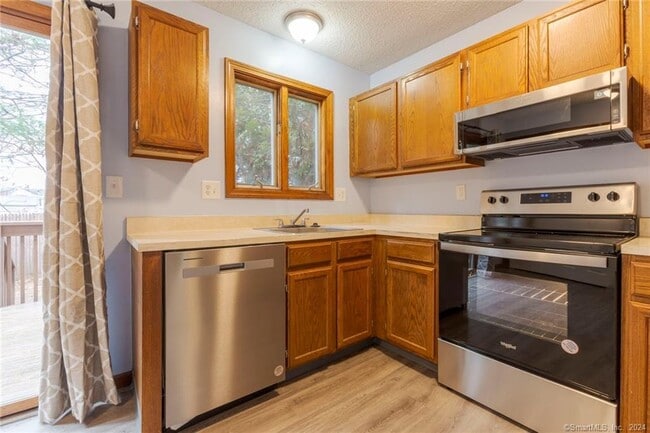 Building Photo - 22 Windwood Dr