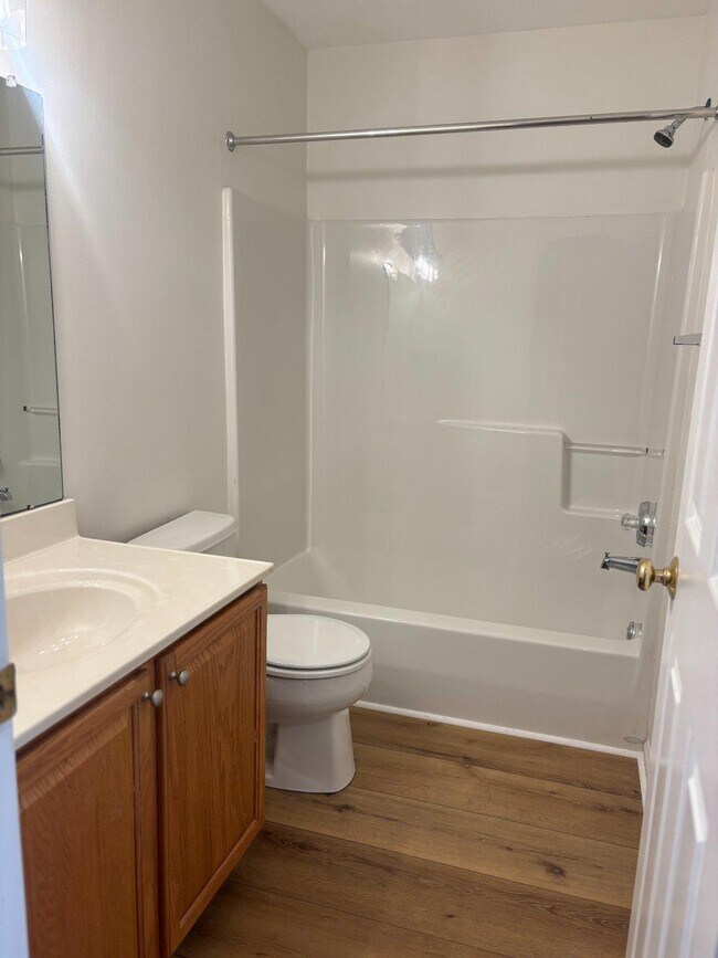 Building Photo - 4220 Elm Ct