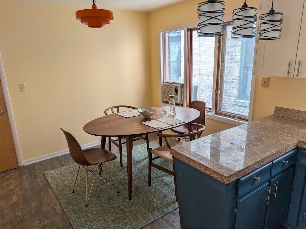 Breakfast area - 4853 N Talman Ave