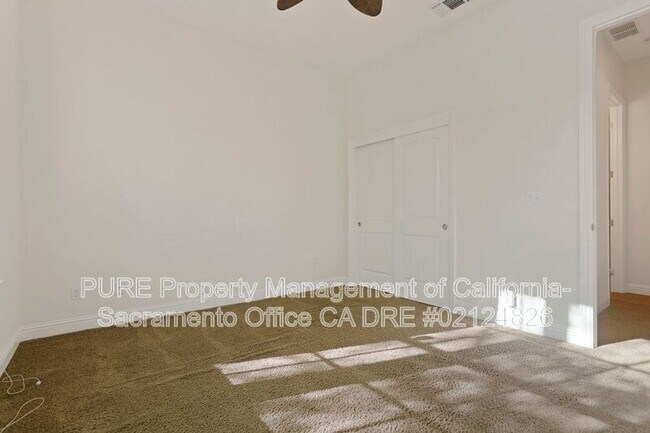 Building Photo - 1143 Bevinger Dr