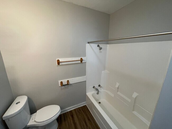 Building Photo - Two Bedroom Single Family Home