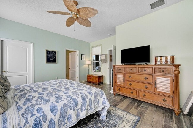 Building Photo - 4932 Worthington Cir