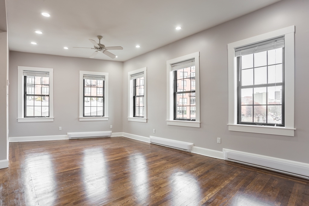 Building Photo - 534 Tremont St