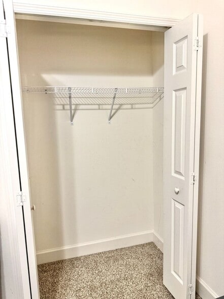 Building Photo - 5613 De Coronado Dr