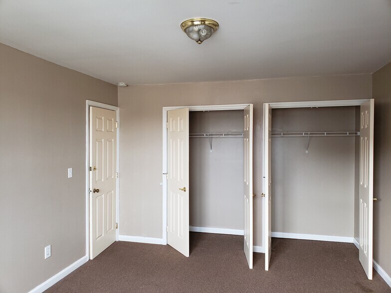 Building Photo - 176 Beach 97th St