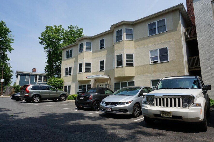 Building Photo - 50 Kent St