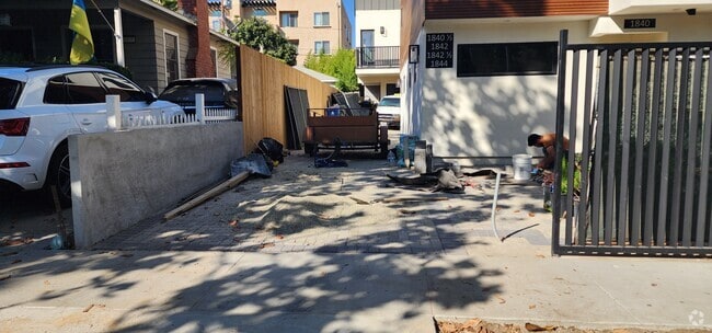 Building Photo - 1842 Stoner Ave