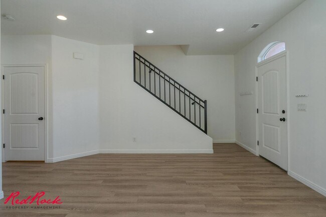 Building Photo - 2075 S Sir Monte Dr