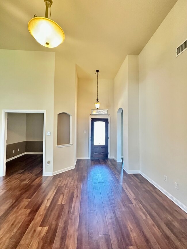 Building Photo - 429 Foxcraft Dr