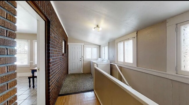 Building Photo - Charming four-bedroom home one block from UNR