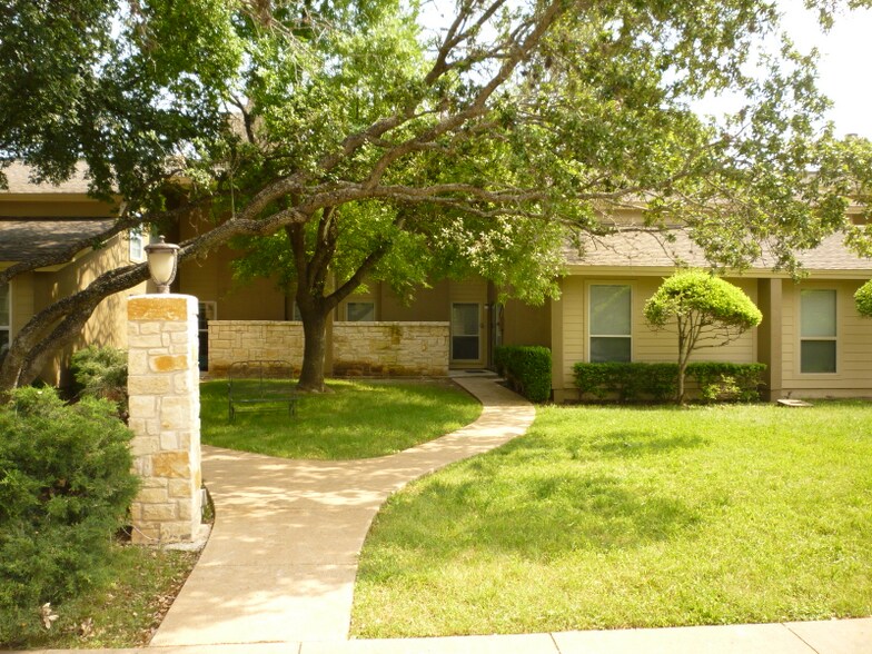 Building Photo - 210 Lido St