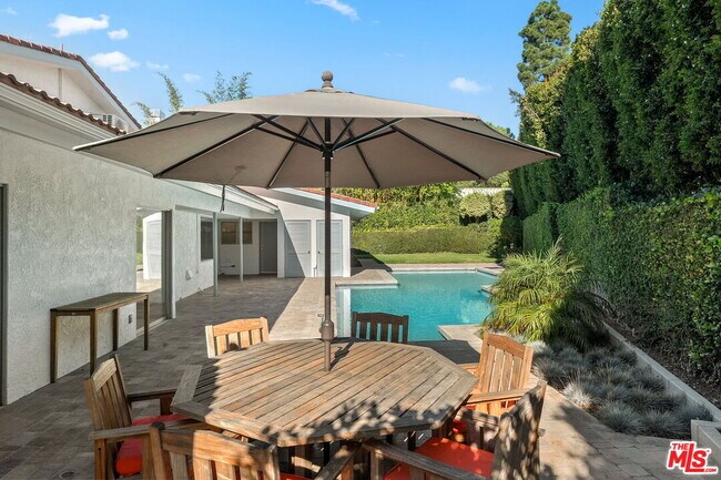 Building Photo - 650 N Tigertail Rd