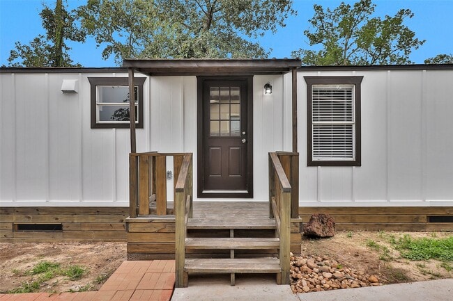 Building Photo - 84 Ridgeway Dr