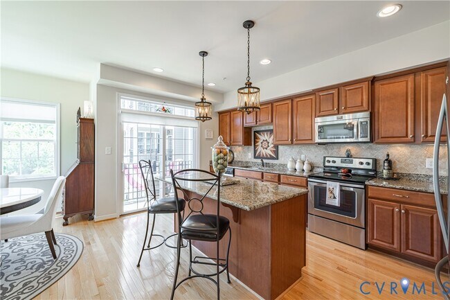 Building Photo - 3921 Liesfeld Pl