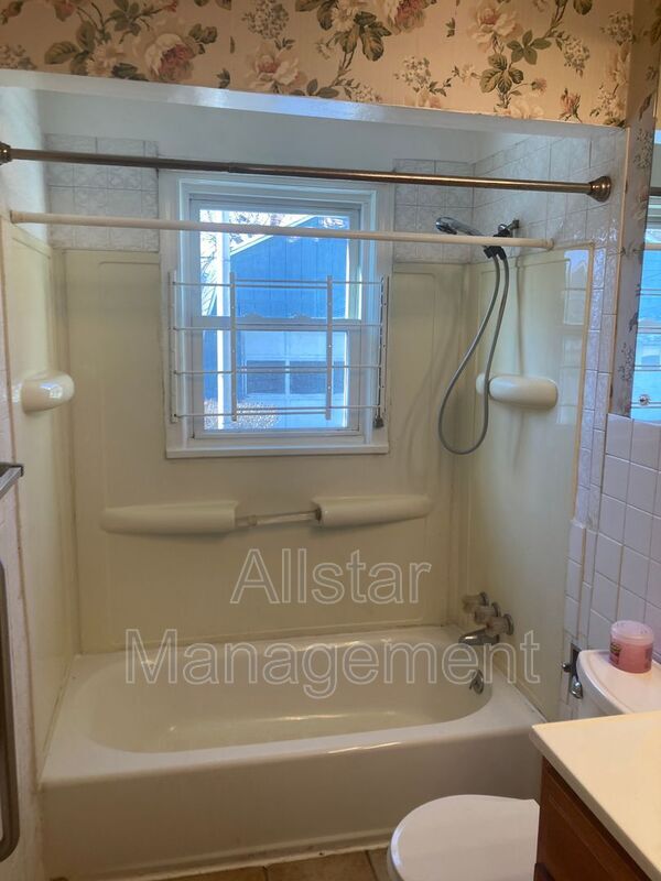 Building Photo - 870 Frederick Blvd