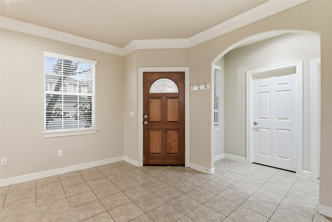 Building Photo - 415 San Julio St