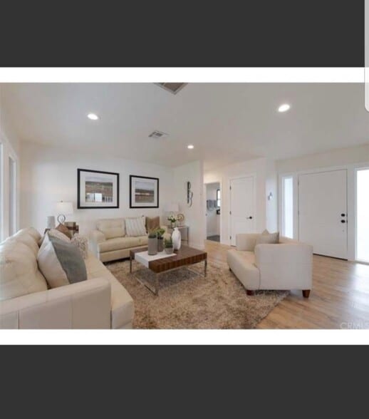 Building Photo - 12521 Wixom St